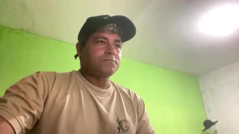 Snapshot of 9vinhocamshow chatting on 2, 4, 2026 9vinhocamshow online show from 2, 4, 2026