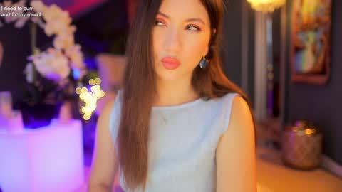 Snapshot of _1s___ chatting on 23, 10, 2025 Sophia online show from 23, 10, 2025