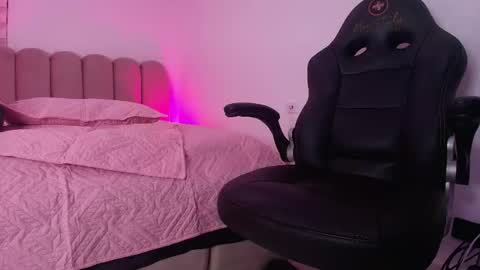  abby rouss online show from 22, 11, 2025