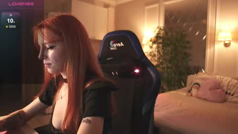 _alice_meyss_ online show from 20, 11, 2025