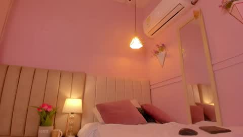 Hii I m Alison   online show from 25, 11, 2025