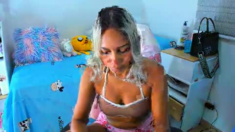 Snapshot of _analia chatting on 13, 12, 2024 Analia online show from 13, 12, 2024