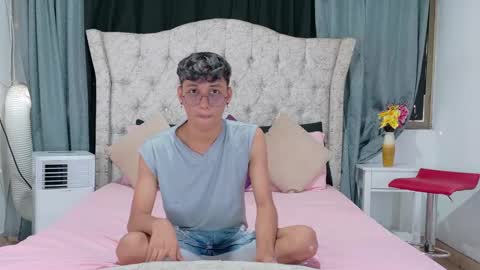 Snapshot of _andrew_williams chatting on 14, 12, 2024 Andres online show from 14, 12, 2024