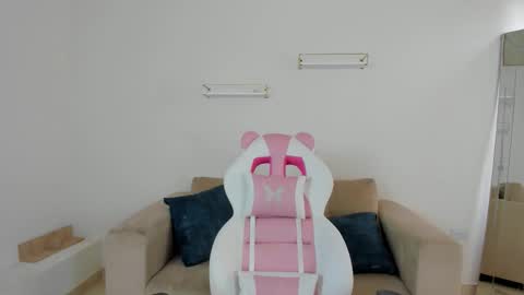    online show from 6, 11, 2025