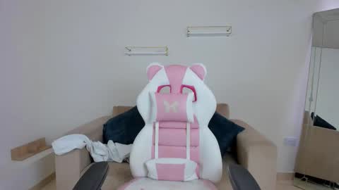    online show from 14, 11, 2025