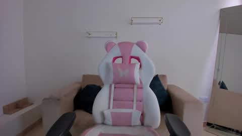    online show from 15, 11, 2025