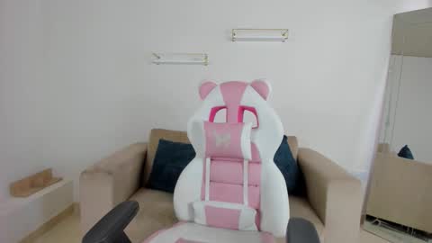    online show from 3, 12, 2025