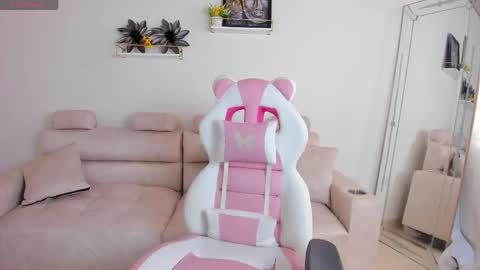    online show from 25, 5, 2026