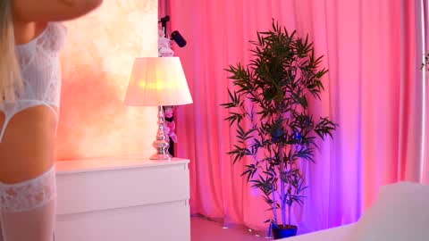 Arielle online show from 25, 10, 2025