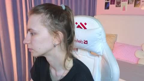 Snapshot of _ash_leyy_ chatting on 26, 4, 2026 _ash_leyy_ online show from 26, 4, 2026