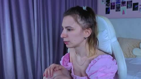 Snapshot of _ash_leyy_ chatting on 7, 5, 2026 _ash_leyy_ online show from 7, 5, 2026