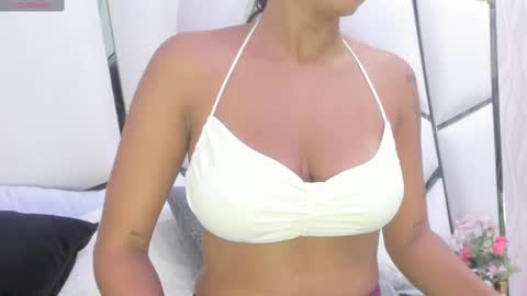 Snapshot of _aurora18 chatting on 12, 3, 2025 Aura online show from 12, 3, 2025