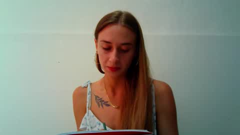 _aurora_sweet online show from 14, 9, 2025