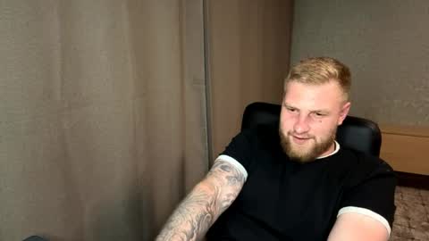 Snapshot of _badboyvibes_ chatting on 5, 6, 2026 My name is Daniel baby online show from 5, 6, 2026