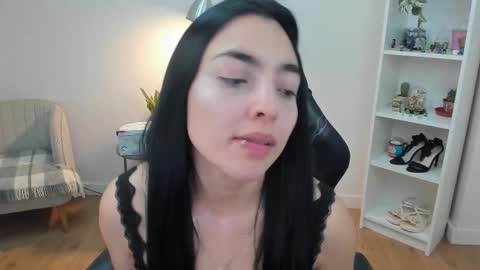 Bella Evans online show from 4, 3, 2026