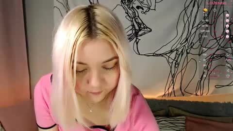 Snapshot of _blonde_barbie_ chatting on 2, 3, 2025 Elizabeth online show from 2, 3, 2025