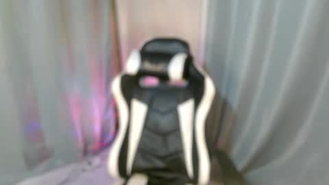 Snapshot of _caroline18_ chatting on 8, 1, 2025 Kate flores online show from 8, 1, 2025