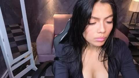 Snapshot of _charlottee_b chatting on 29, 5, 2026 _charlottee_b online show from 29, 5, 2026