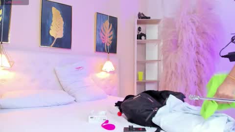 _cinnamon_star online show from 27, 9, 2025