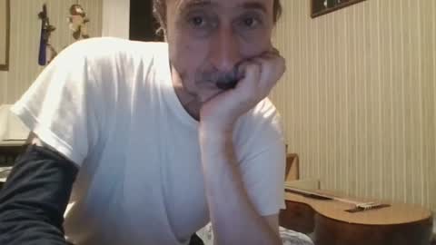 Snapshot of _col_t chatting on 19, 6, 2026 I hate social media Odio las redes sociales online show from 19, 6, 2026