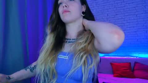 Snapshot of _crazybee_ chatting on 9, 7, 2026 Nica online show from 9, 7, 2026