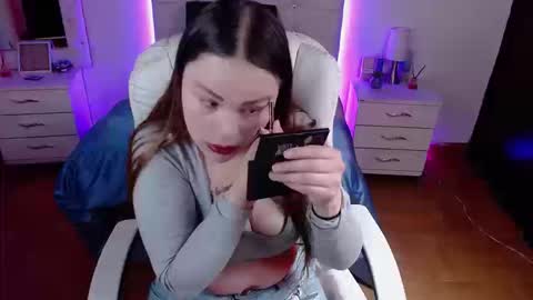 Snapshot of _crystal12 chatting on 11, 9, 2025 Cristal online show from 11, 9, 2025