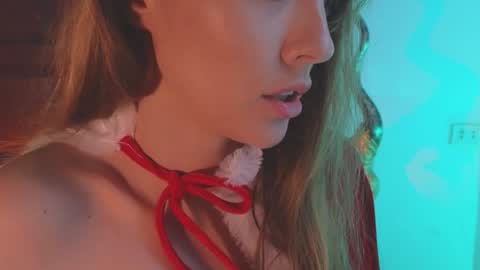 Snapshot of _demi_dee_ chatting on 20, 12, 2024 DemiDee online show from 20, 12, 2024