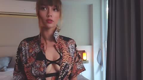Snapshot of _demi_dee_ chatting on 24, 1, 2025 DemiDee online show from 24, 1, 2025