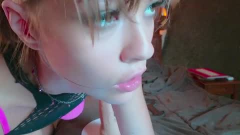 Snapshot of _demi_dee_ chatting on 27, 2, 2025 DemiDee online show from 27, 2, 2025