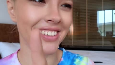 DemiDee online show from 25, 10, 2025