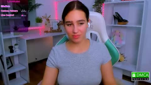 Lizzy  online show from 25, 11, 2025