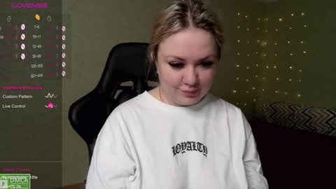 chloue and Gretta online show from 21, 12, 2024