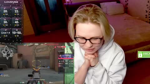 chloue and Gretta online show from 5, 2, 2025