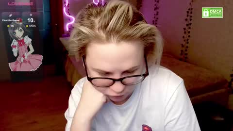 chloue and Gretta online show from 9, 2, 2025