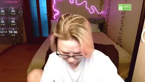 chloue and Gretta online show from 1, 3, 2025