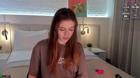 Snapshot of _emiliaa_ chatting on 17, 9, 2025 Milana online show from 17, 9, 2025