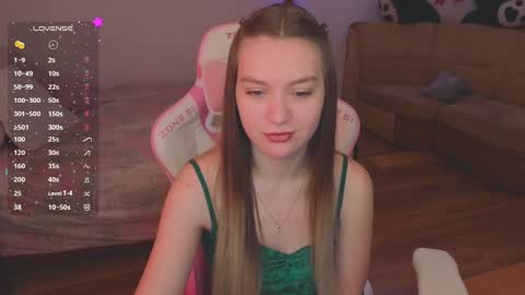 Snapshot of _evellyn_ chatting on 10, 1, 2025 Evie online show from 10, 1, 2025