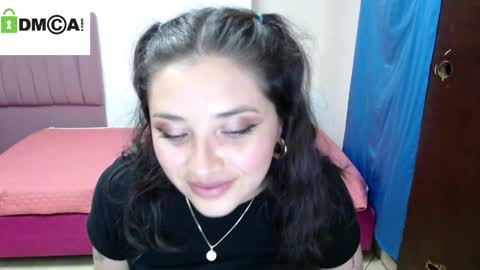 Snapshot of _fenix chatting on 5, 4, 2026 Y online show from 5, 4, 2026