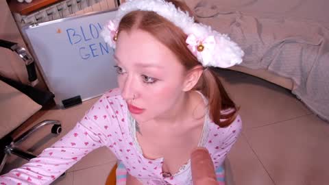 Lola 3  online show from 12, 1, 2025