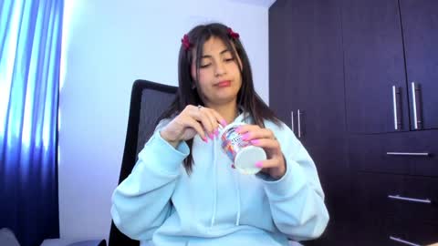 Snapshot of _giaa_ chatting on 12, 12, 2024 _giaa_ online show from 12, 12, 2024