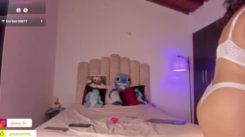 Snapshot of _giovaa_ chatting on 23, 11, 2025 G I O V A online show from 23, 11, 2025