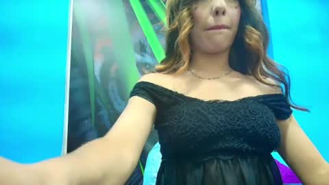 Snapshot of _gold_strawberry_ chatting on 25, 6, 2026 _gold_strawberry_ online show from 25, 6, 2026