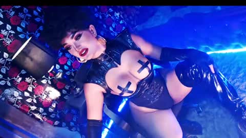 Snapshot of _hailyourqueenx chatting on 13, 7, 2026 GoDDess Chloe online show from 13, 7, 2026