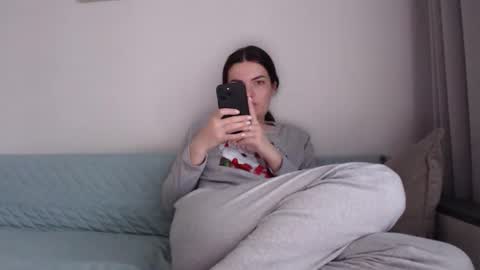 Snapshot of _hidden_frommymoom_ chatting on 22, 2, 2026 Criss4u online show from 22, 2, 2026