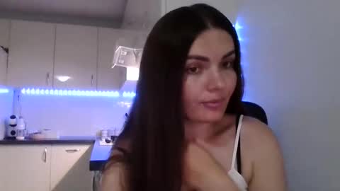 Snapshot of _hidden_frommymoom_ chatting on 3, 7, 2026 Criss4u online show from 3, 7, 2026