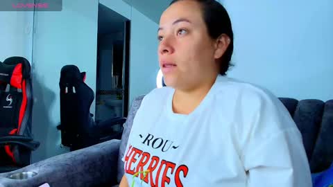 Snapshot of _honey1_ chatting on 18, 9, 2025 Honey online show from 18, 9, 2025