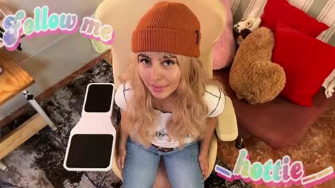 _hottie__ online show from 14, 1, 2025