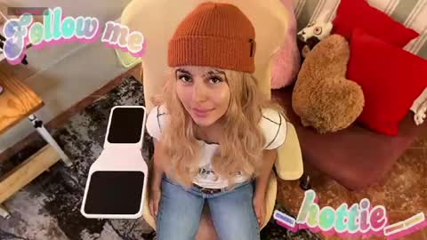 _hottie__ online show from 30, 5, 2026