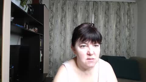 Snapshot of _illusion_ chatting on 4, 11, 2025 Illusion online show from 4, 11, 2025