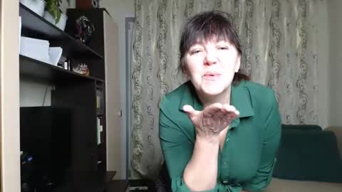 Snapshot of _illusion_ chatting on 10, 11, 2025 Illusion online show from 10, 11, 2025